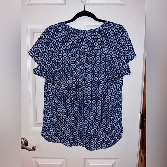 Banana Republic Blue and White Short Sleeve Patterned Blouse Large - Picture 4 of 4